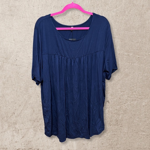 Women's Plus Navy Blue Top NWT - Picture 1 of 3